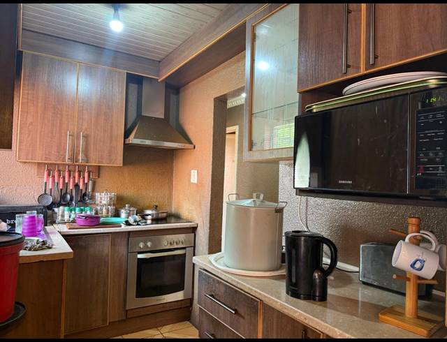 3 BEDROOM HOUSE FOR SALE IN BOITEKONG